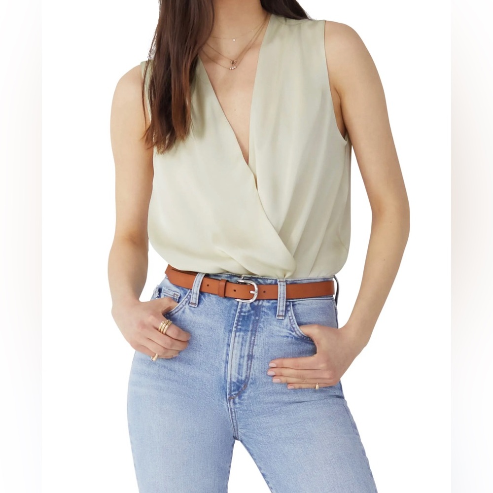 FAVORITE DAUGHTER The Sleeveless date blouse /body suit size M in ivory